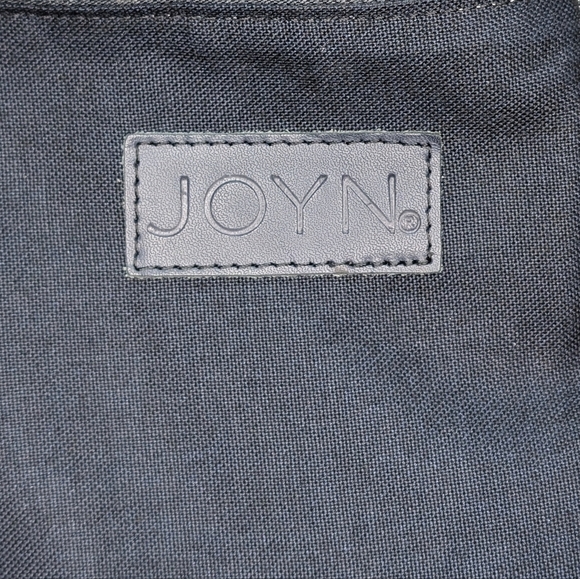 JOYN Crossbody Bag Handmade Abstract Leaf Print - Picture 5 of 9